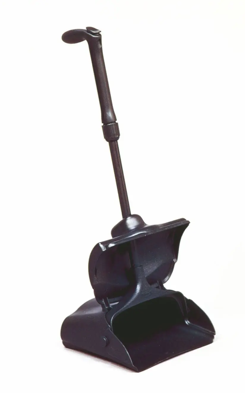 Rubbermaid Lobby Deluxe Upright Dust Pan Black 1