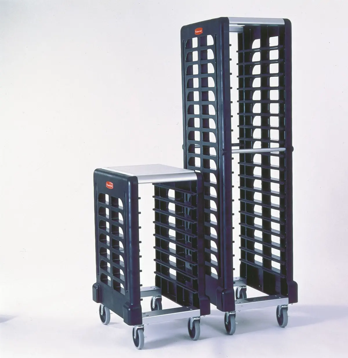 Rubbermaid Prep Cart W/Cutting Board 8 Slot End Loader 1