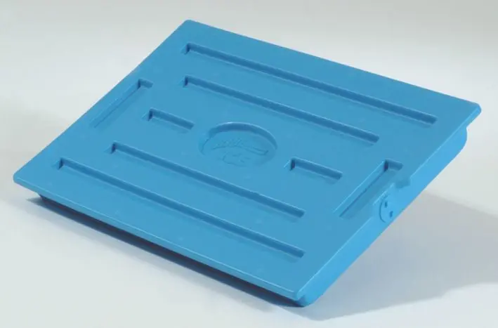 Rubbermaid Blue Ice Chiller 68.6X46.4X40.6Cm 1