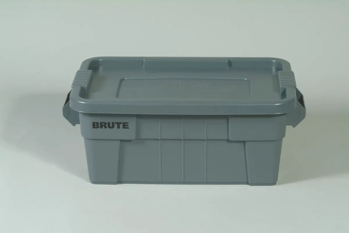 Rubbermaid Brute Tote W/Lid 1