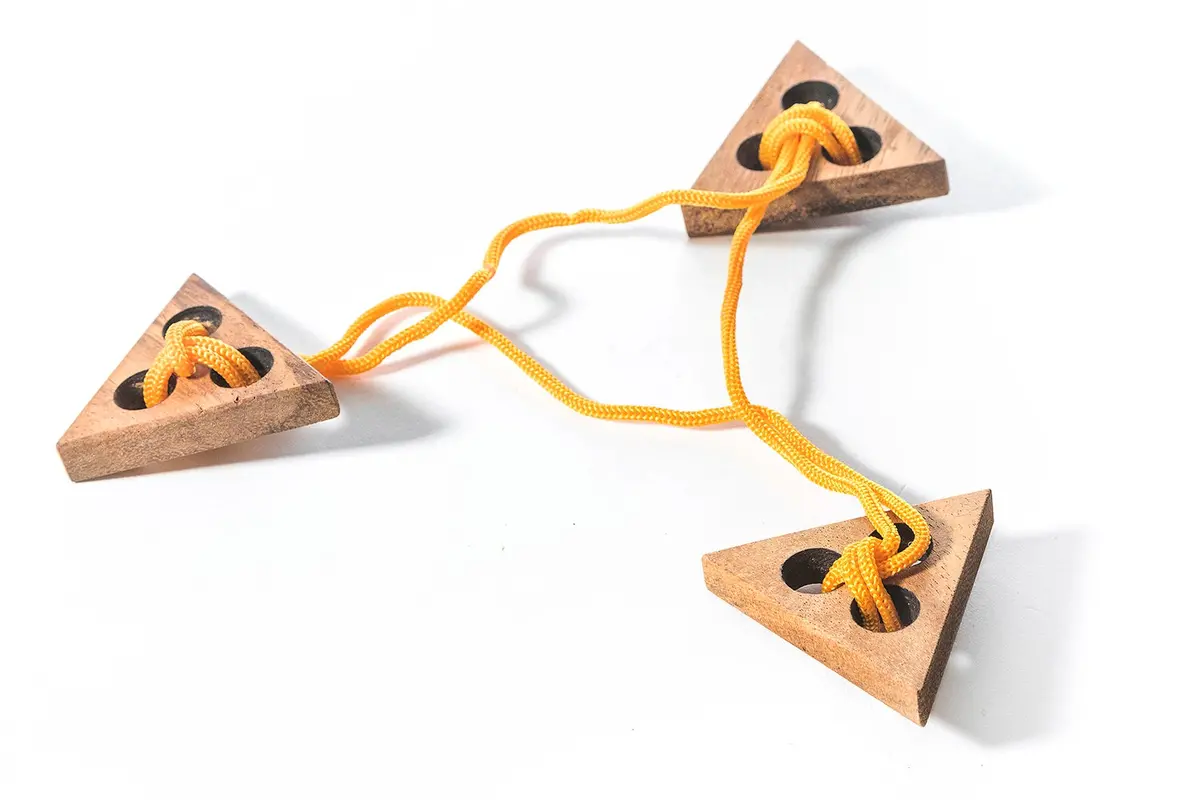 3 Triangles Disentanglement Puzzle 1