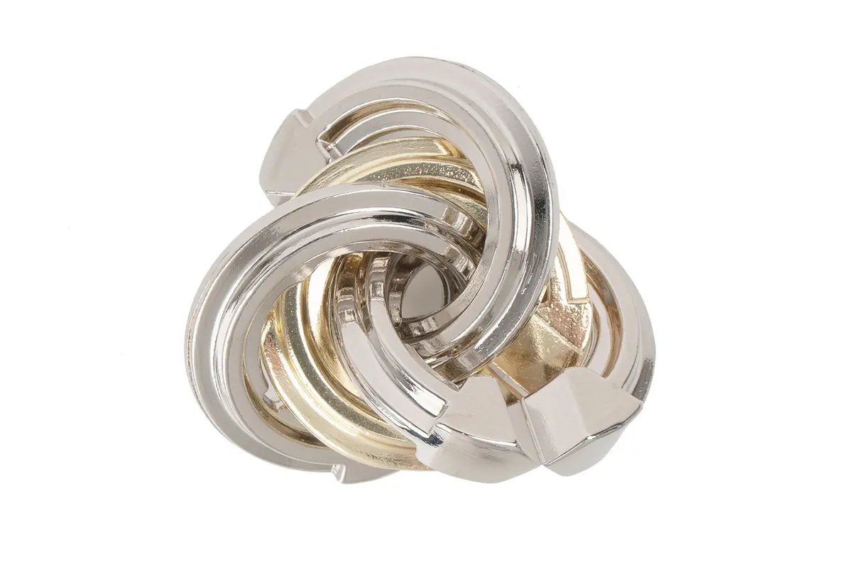 Cyclone Puzzle - Hanayama Metal Puzzles 1