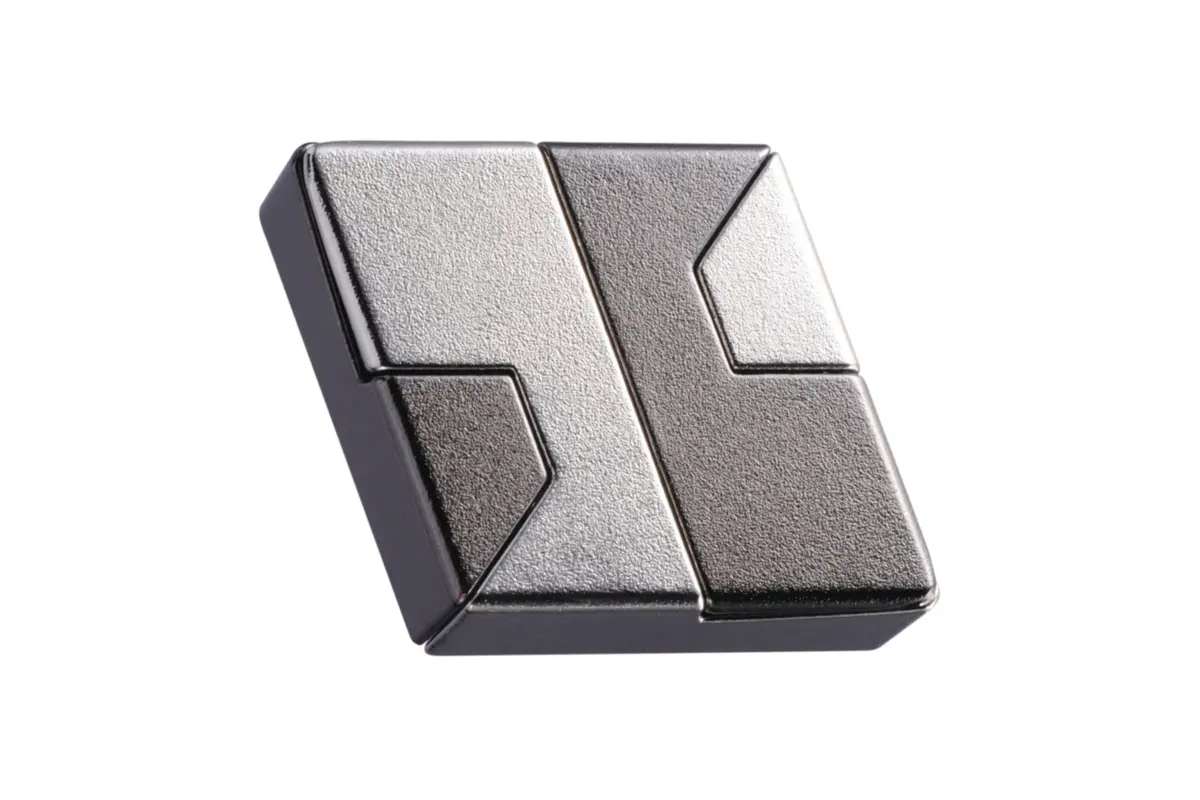 Cast Diamond Metal Puzzle – Hanayama Level 1 Puzzle 1