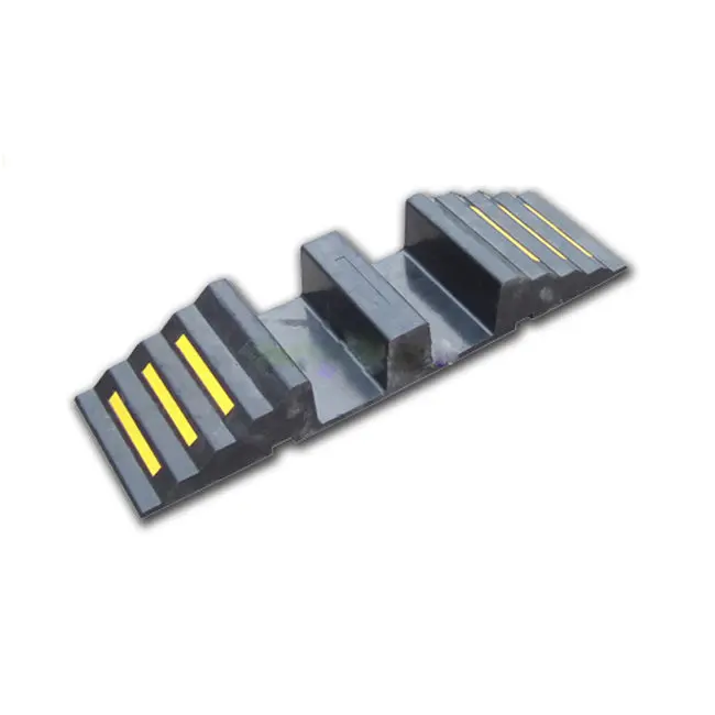 30 Tons Rubber Fire Hose Cable Ramp Protector Channel Size 150X150mm 1