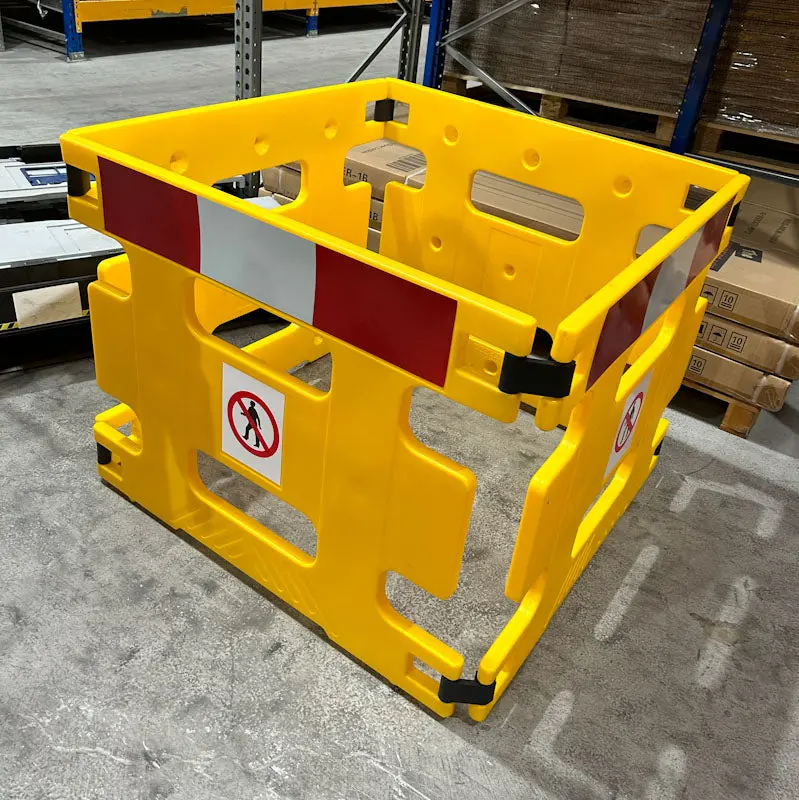 4-Way Portable Manhole Guard Workzone Barrier Gate For Construction Sites 1