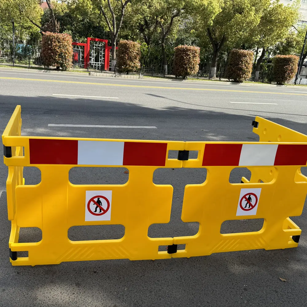 4-Way Portable Manhole Guard Workzone Barrier Gate For Construction Sites 2