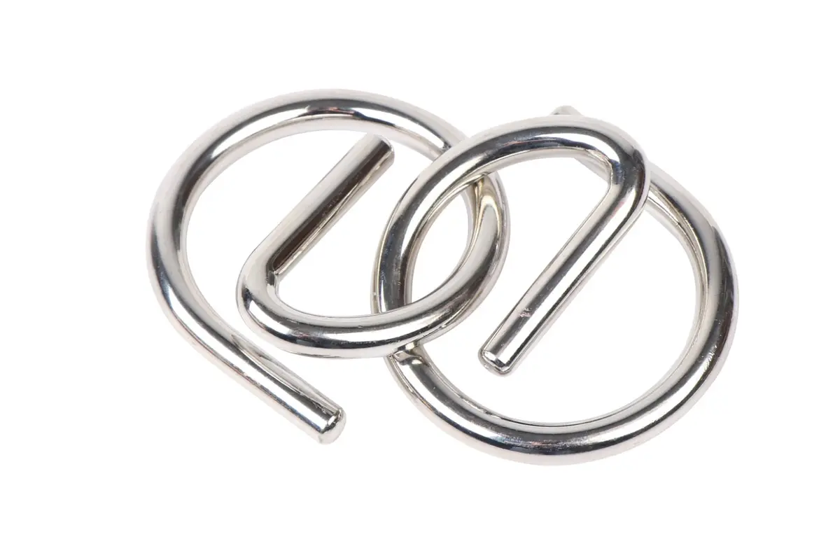 Q&Q Puzzle – A Clever Metal Brain Teaser For All Ages 1