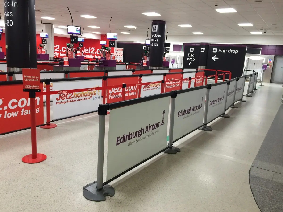 Crowd Control Advertising Retractable "Q-Boss Panels" 2