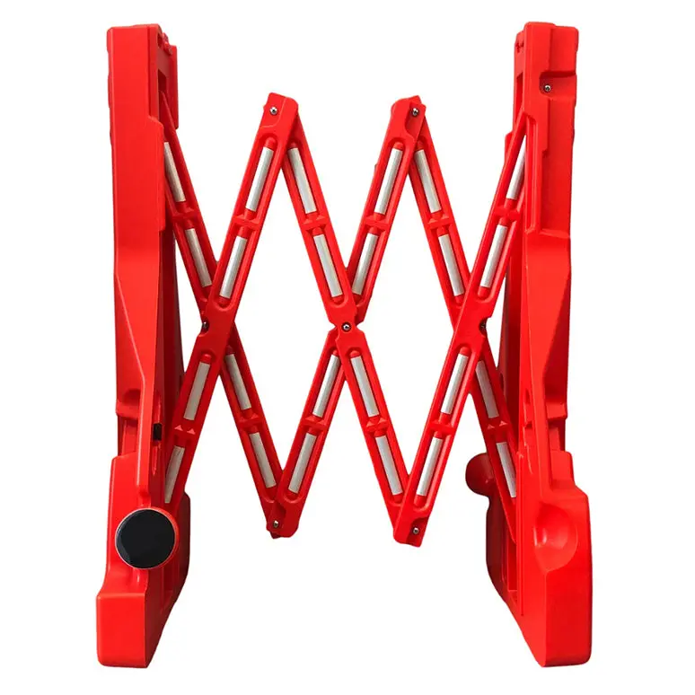 Portable Water-Filled Expandable Plastic Road Safety Barrier 2
