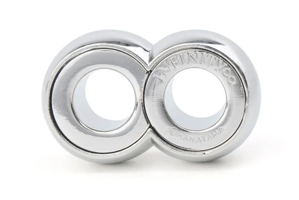 Infinity Puzzle - Hanayama Metal Puzzle 1