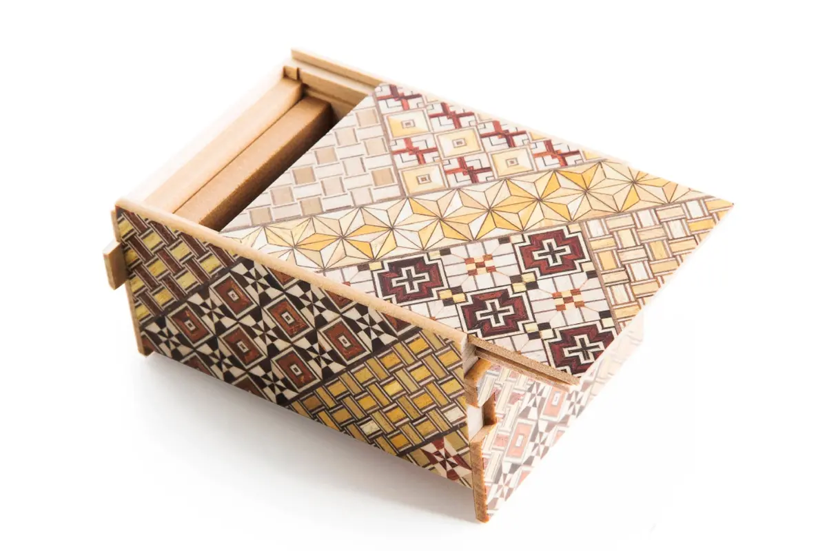Japanese Puzzle Box - 4 Sun 14 Steps 1