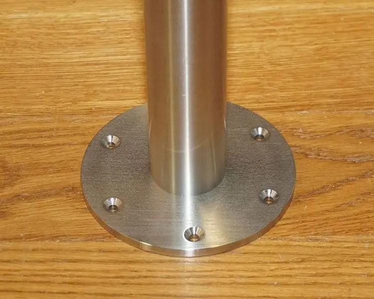 "Q-Cord" Museum Barrier With Surface Mounted (Fixed) Base 2