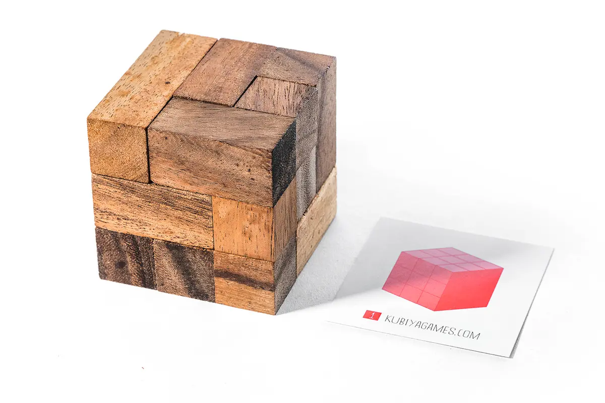 Soma Cube Puzzle Set - With Challenge Cards 1