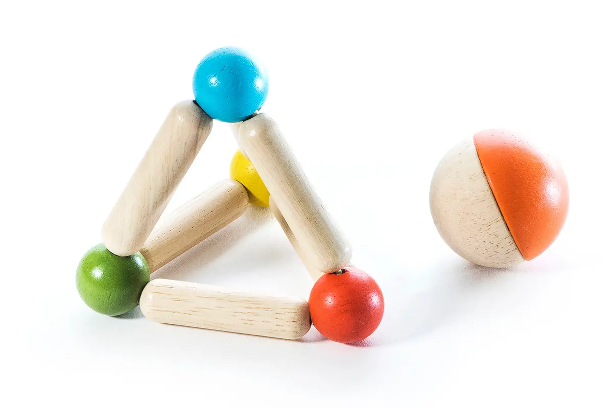 Triangle Clutching Toy Natural Wood Baby Toy 2